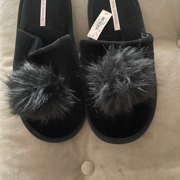 Brand new size M Black Victorias Secret comfortable sleepers - Picture 2 of 4